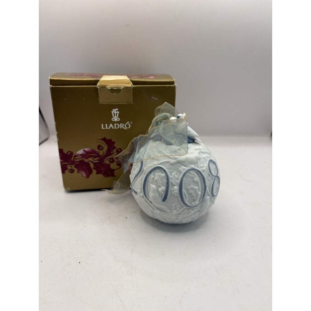 2008 Lladro Matte Porcelain Doves Christmas Ornament w/Embossed Design Retired